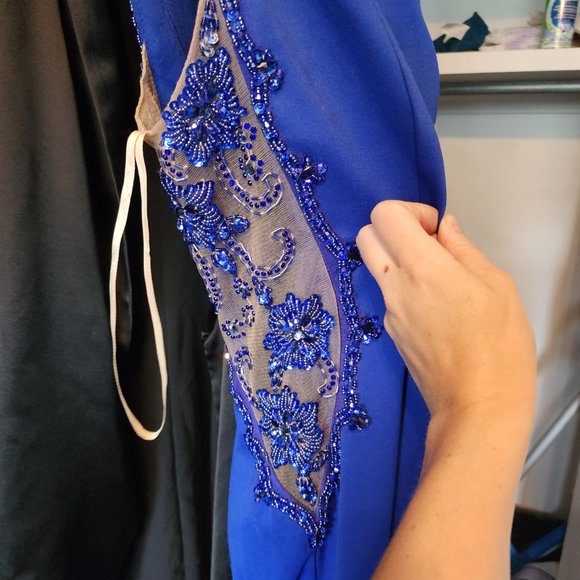 Beautiful formal evening gown medium - Picture 3 of 6